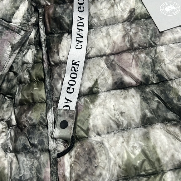 NWT CANADA GOOSE Women's Cypress PufferJacket in Camo Sagebrush print - Picture 14 of 15